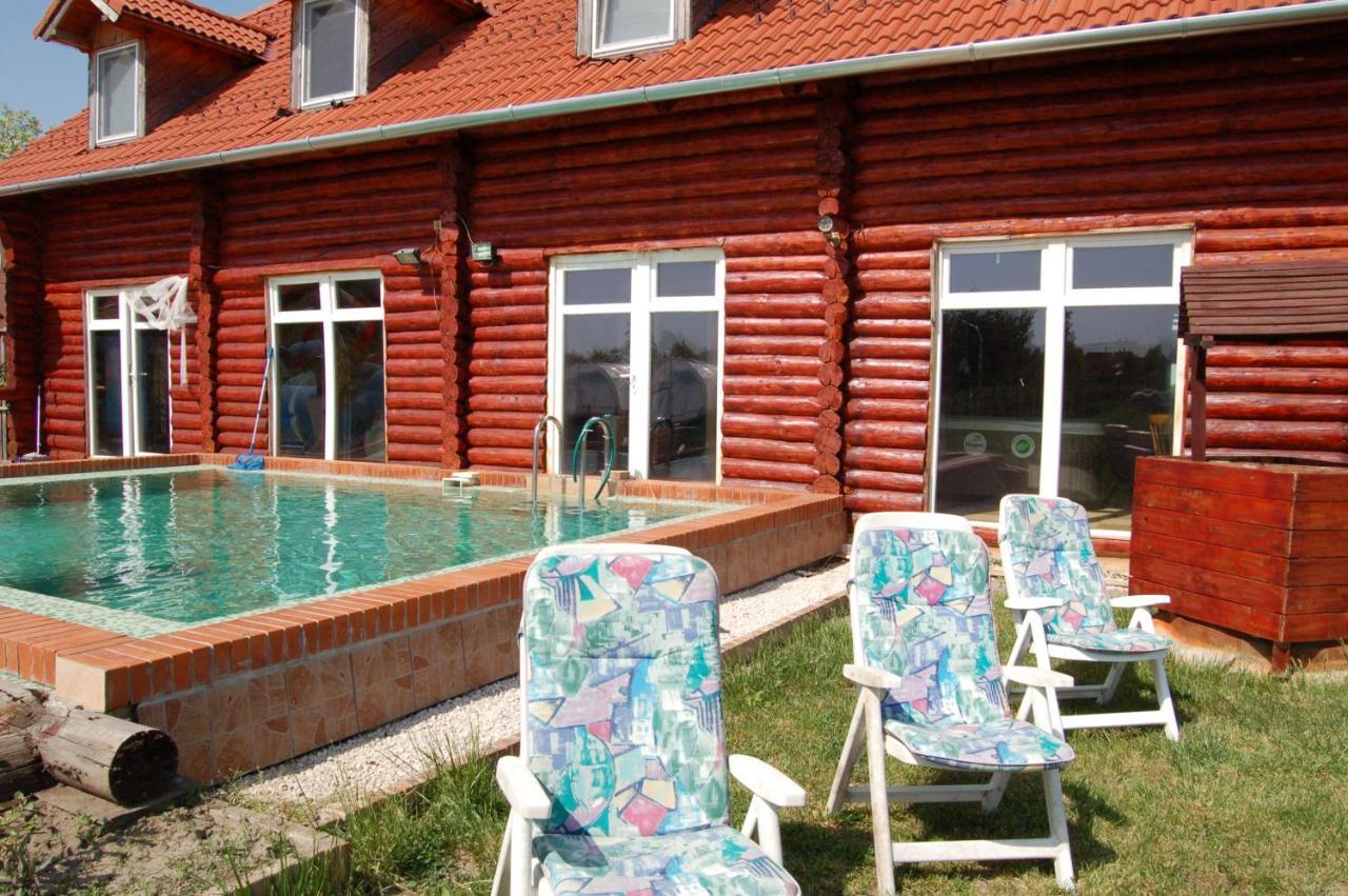Rönk-wellness panzió Mezőpeterd Mezopeterd Exterior foto