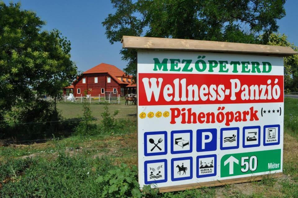 Rönk-wellness panzió Mezőpeterd Mezopeterd Exterior foto