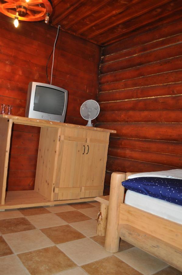 Rönk-wellness panzió Mezőpeterd Mezopeterd Exterior foto
