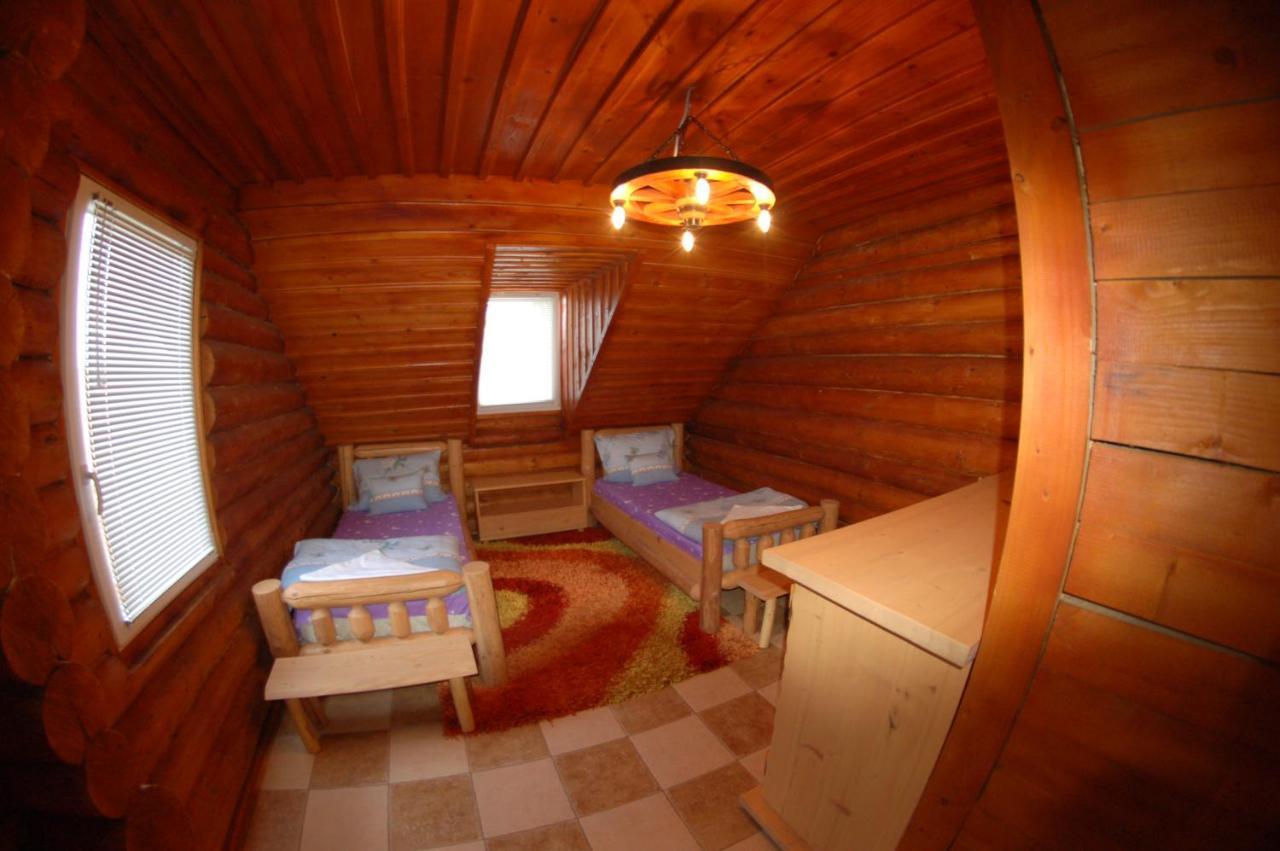 Rönk-wellness panzió Mezőpeterd Mezopeterd Exterior foto